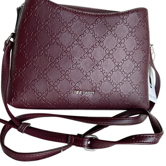 Brand New "Nine West" Embossed Crossbody Purse Bag Smooth Vegan Burgundy - Picture 1 of 5